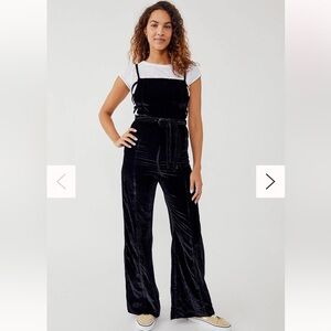 NWT Free People 90s black velvet overalls